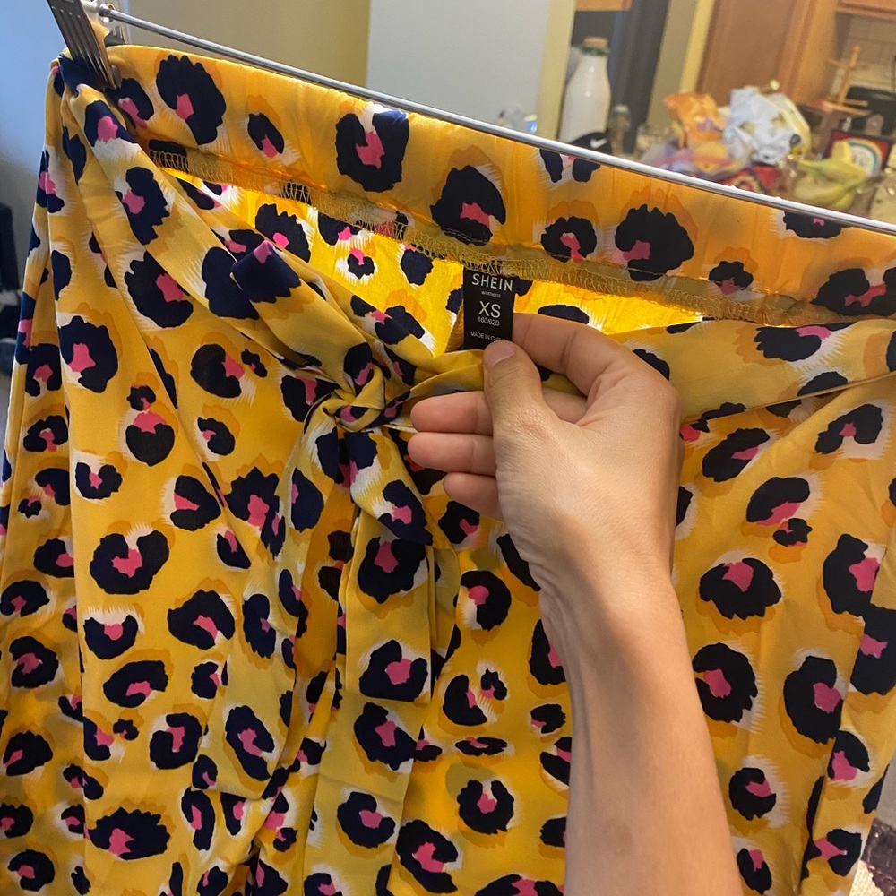 4/$25 🌵Shein leopard 🐆 print pants - Picture 6 of 7